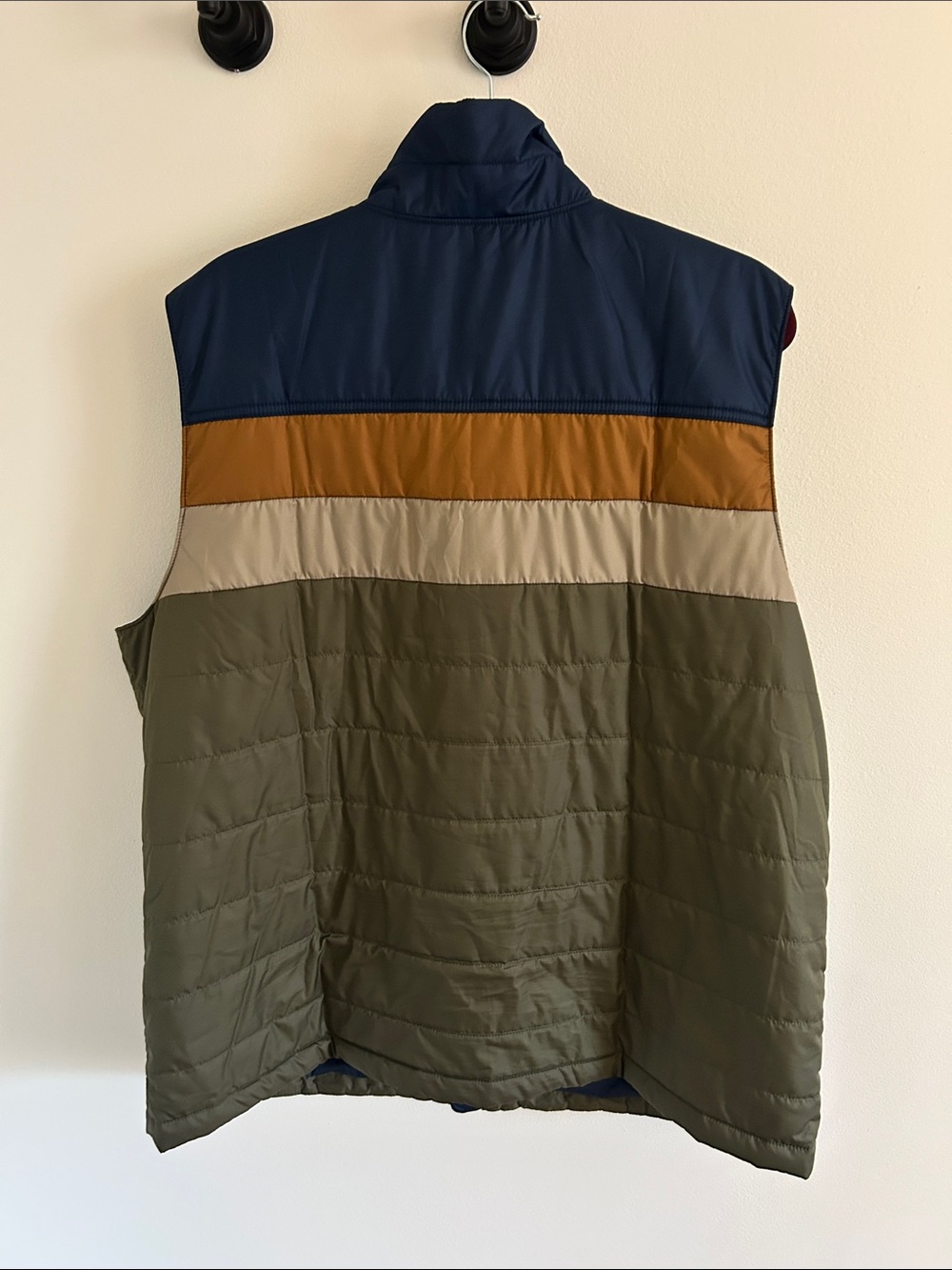 L.L. Bean Men's Colorblock Puffer Vest in Navy, Olive & Tan - Picture 2 of 4